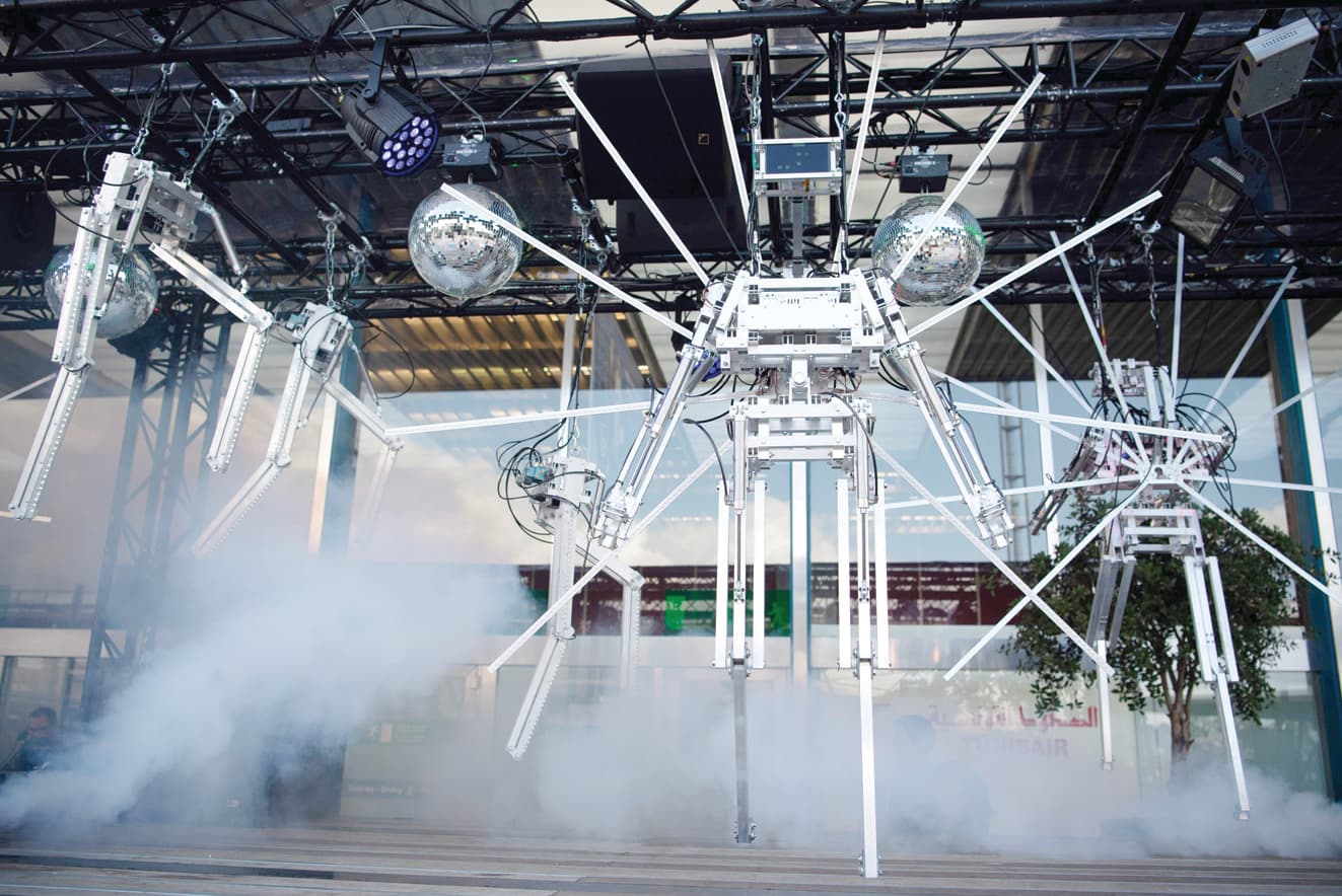 روبوتات فنية