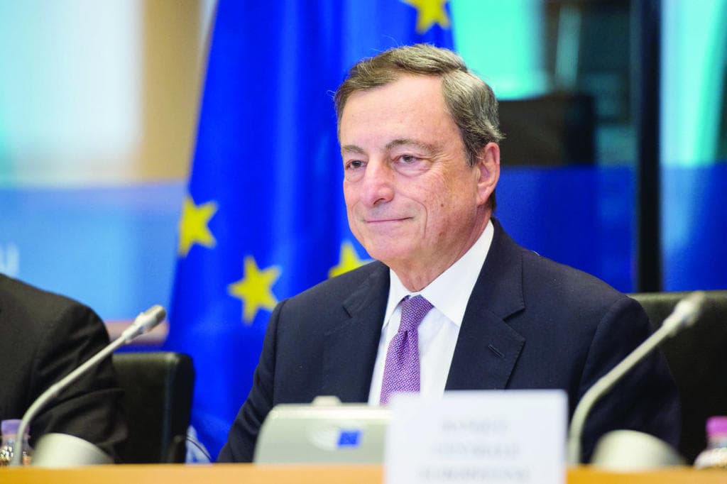  قبل الرحيل .. دراجي يحتفل بالنصر في المعركة من أجل اليورو 