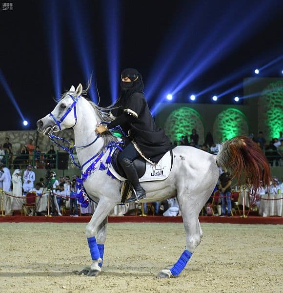 خالد الفيصل يتوج الفائزين في بطولة مكة لجمال الجواد العربي "فئة B"