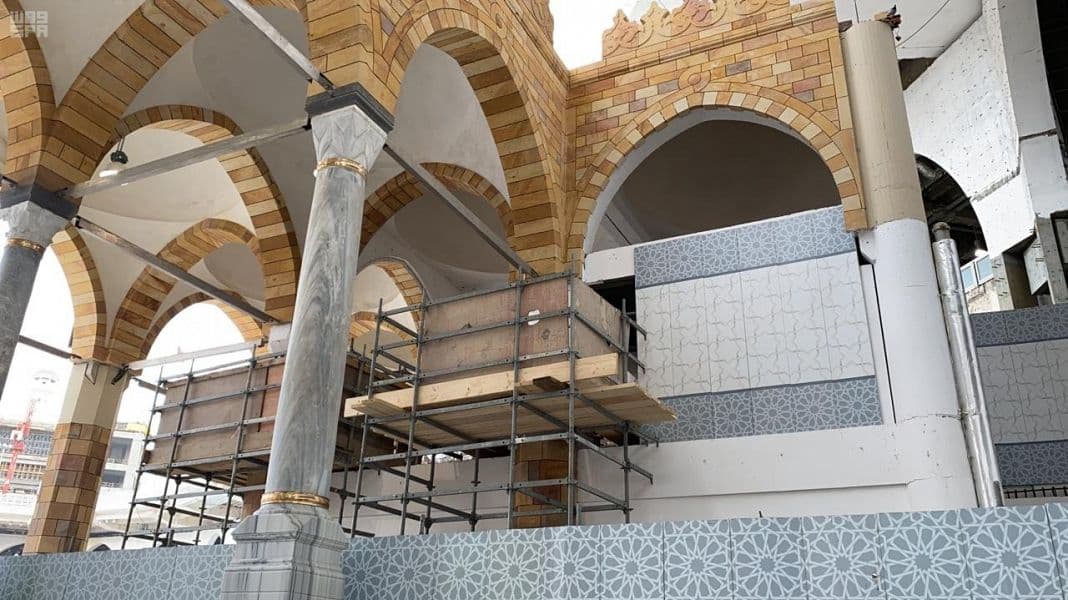 نائب أمير مكة يقف على آخر أعمال التوسعة السعودية الثالثة للمسجد الحرام