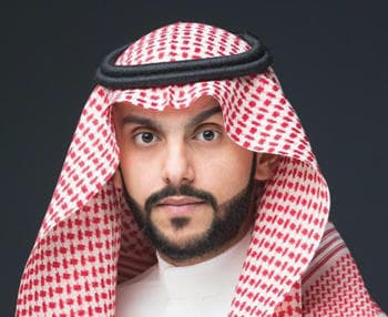 هشام يضيء منزل الإعلامي المالكي