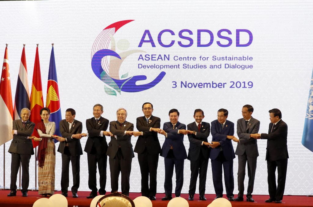 إرجاء اتفاق أكبر منطقة للتبادل التجاري الحر في العالم إلى 2020