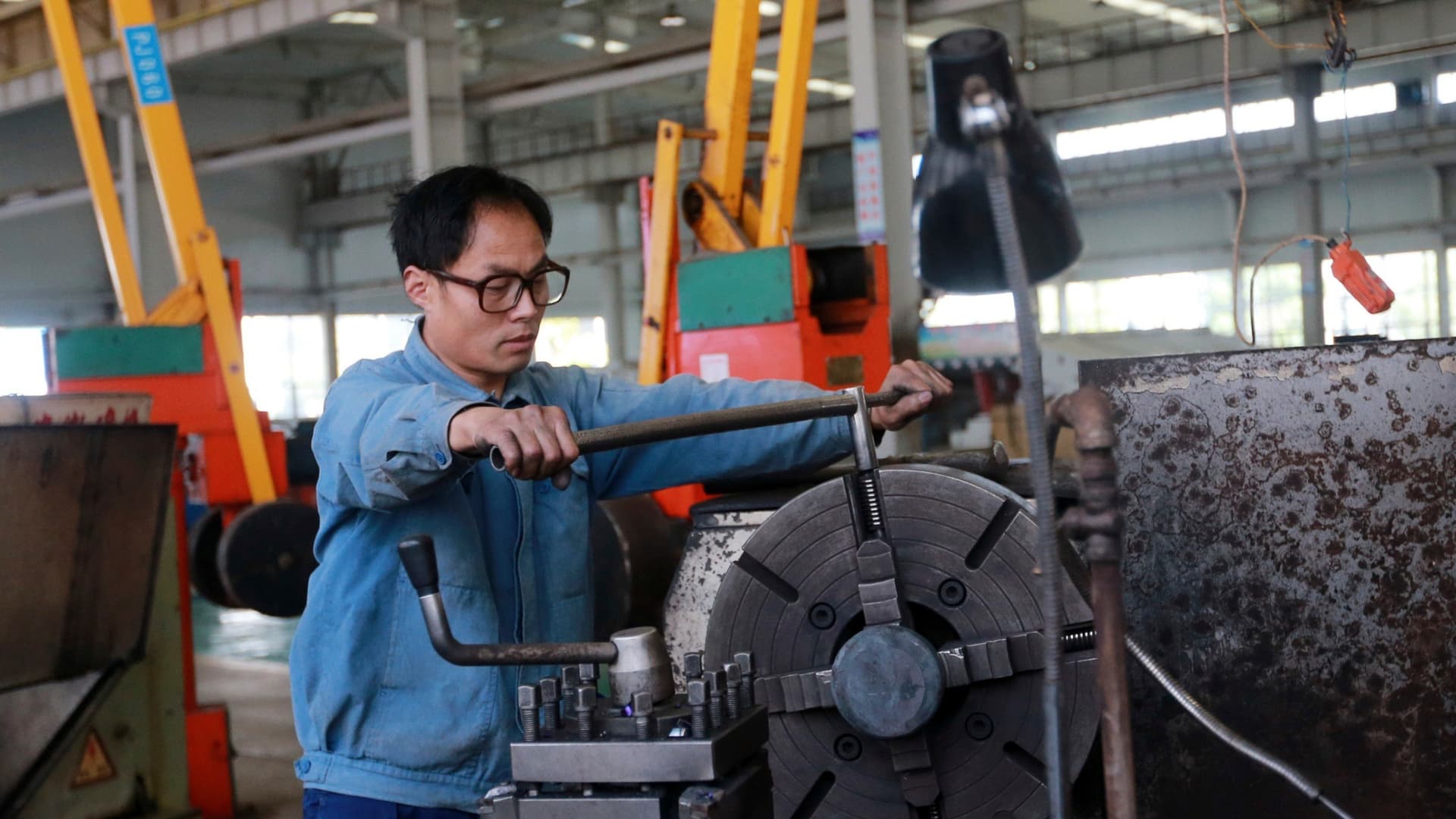 تحسن مفاجئ في نشاط المصانع الصينية بأسرع نمو في 3 سنوات