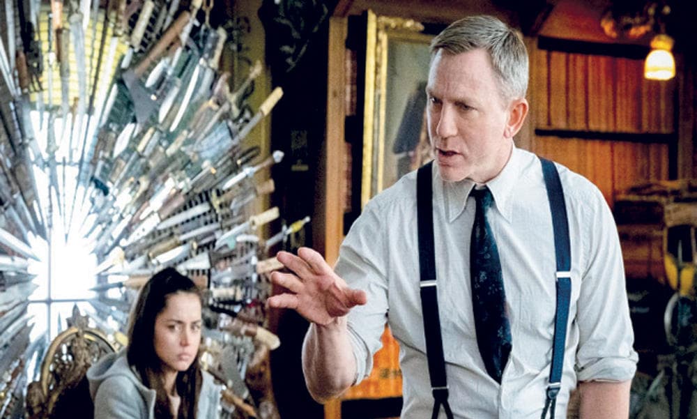 «نايفز آوت» .. فيلم يمزج بين الجريمة والكوميديا