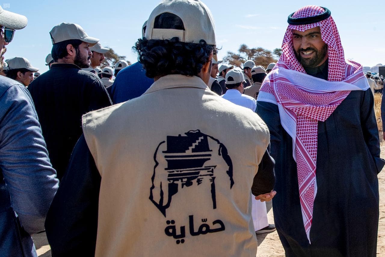 محافظ الهيئة الملكية لمحافظة العلا يلتقي فريق برنامج حماية