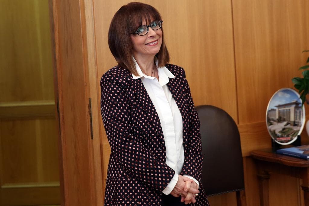 البرلمان اليوناني ينتخب أول رئيسة البلاد