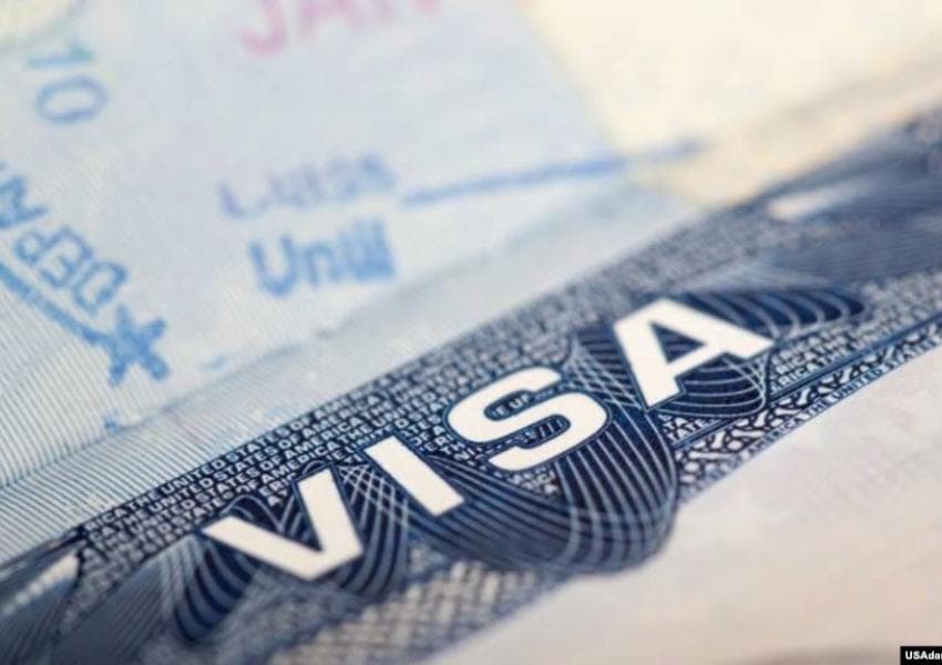 أمريكا تحظر حصول الإيرانيين على تأشيرات التجارة والاستثمار