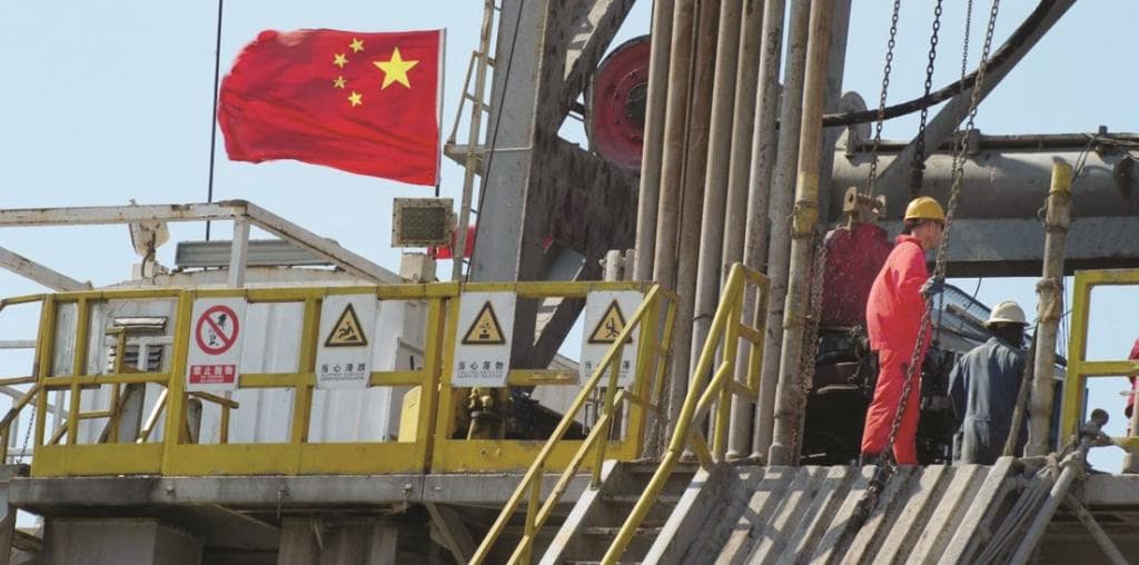 عقود النفط تنهي سلسلة تراجعات دامت 5 أيام بعد تصريحات بتقييد إمدادات "أوبك +"