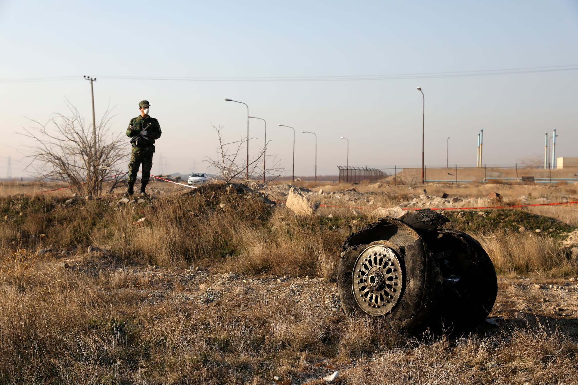 تحطم طائرة ركاب من طراز "بوينج 737" في إيران عقب إقلاعها