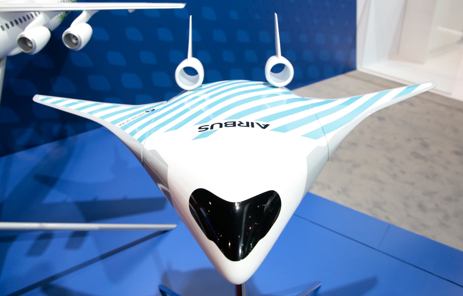 "إيرباص" تطور أجنحة طائرة أقل استهلاكا للوقود