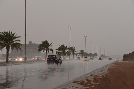 "البيئة": برنامج "الاستمطار الصناعي" يستهدف زيادة معدل هطول الأمطار 20 % سنويا