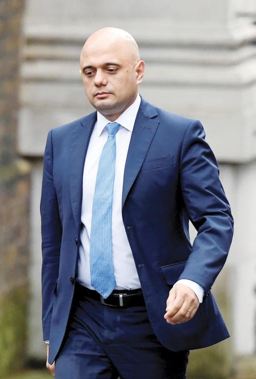 استقالة مفاجئة لوزير المالية البريطاني تسدد ضربة لحكومة جونسون