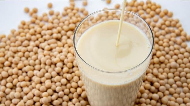 هل هناك بديل نباتي يغنينا عن حليب الأبقار؟