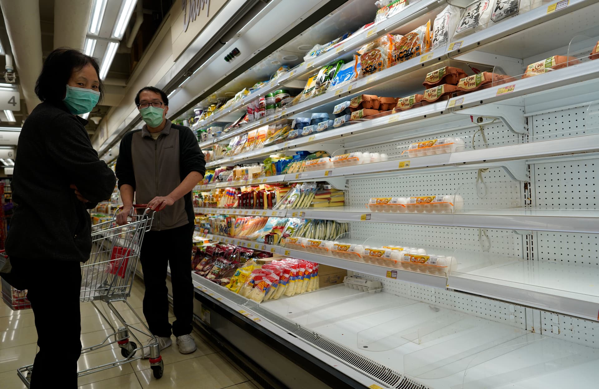 ارتفاع عدد ضحايا "كورونا" إلى 811 .. والإصابات تتخطى الـ 37 ألف