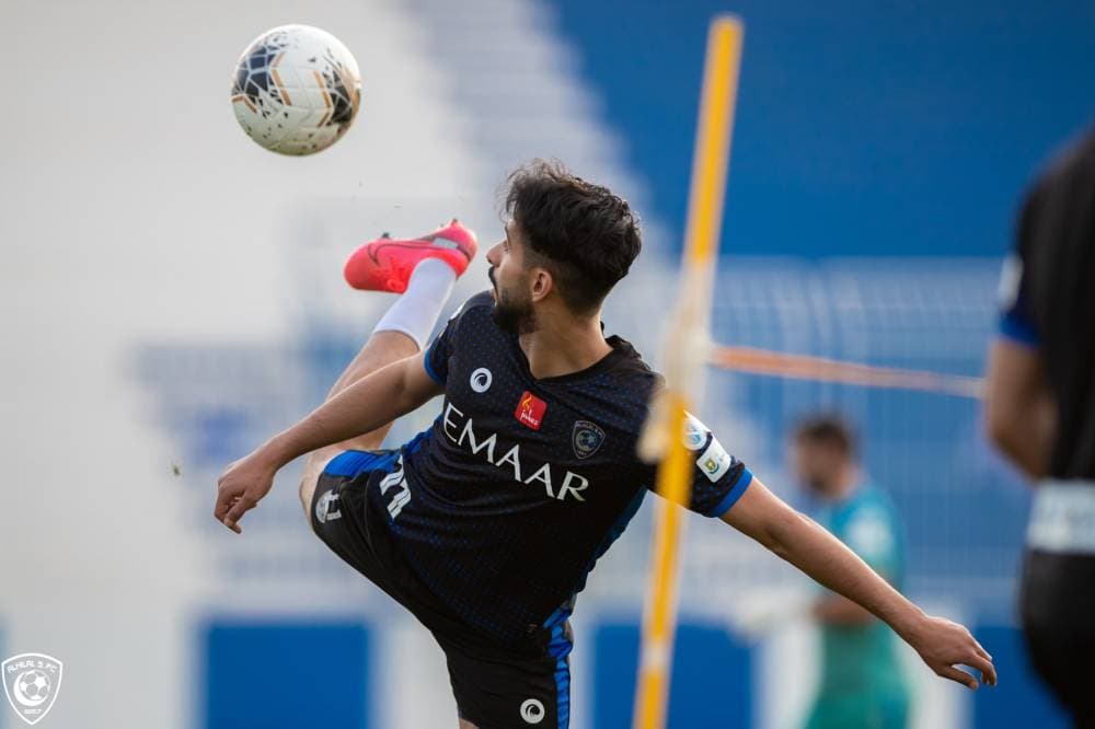 الشهري في تدريب الهلال أمس.