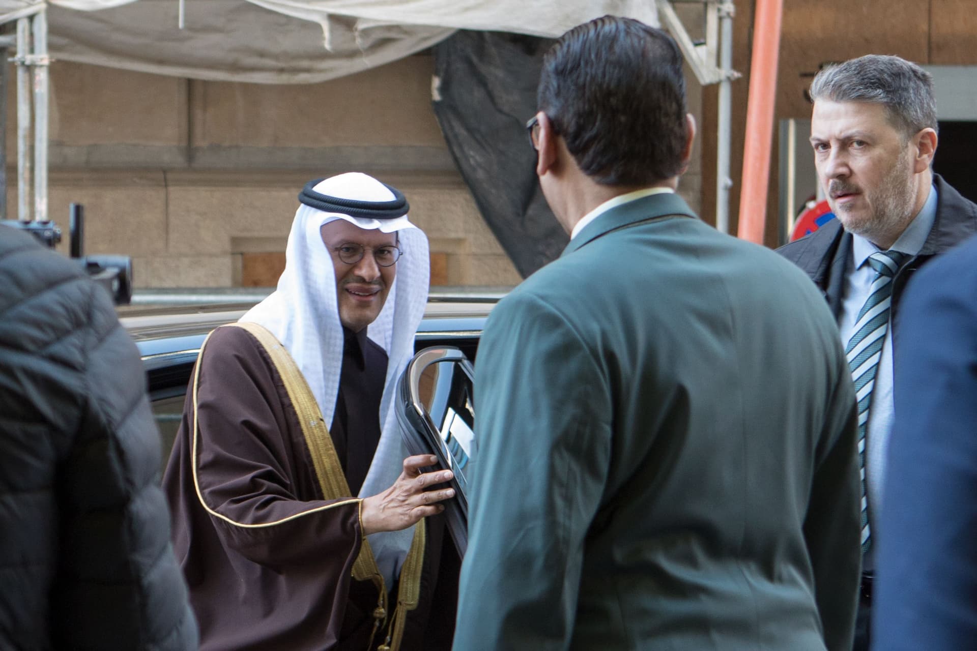 8 أيام هزت أسواق النفط والعالم