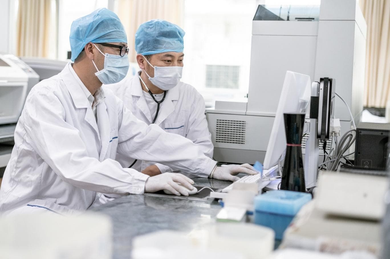 علماء صينيون يكشفون مدة بقاء فيروس كورونا نشطا ودرجة الحرارة التي ينتعش فيها