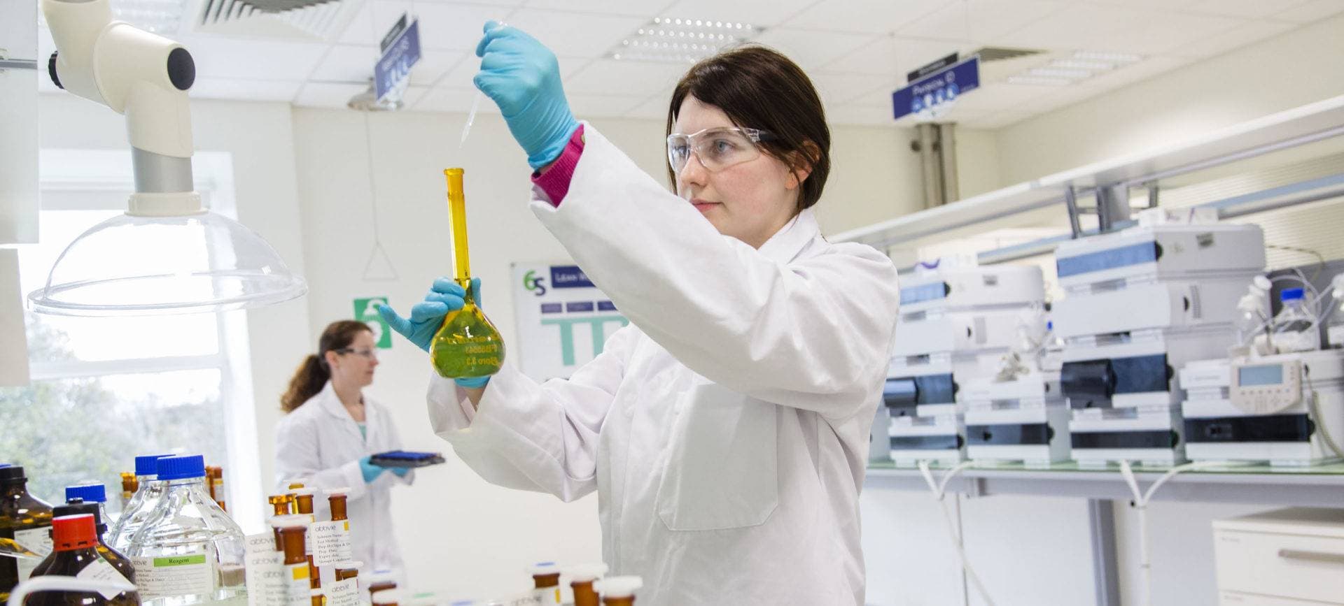 انطلاق ماراثون عالمي للتوصل إلى دواء لجائحة العصر