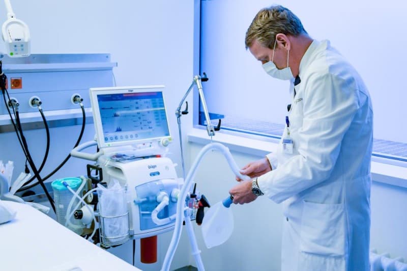 "فورد" و"جنرال إلكتريك" تعتزمان إنتاج 50 ألف جهاز تنفس