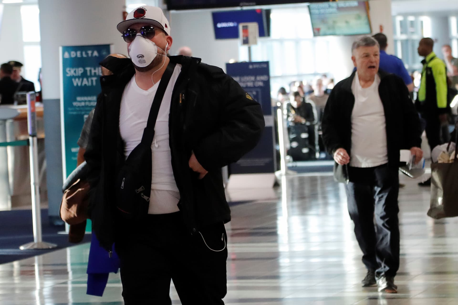  مطار جون كيندي في نيويورك أحد أكثر المطارات ازدحاما في العالم شبه خالٍ من المسافرين 