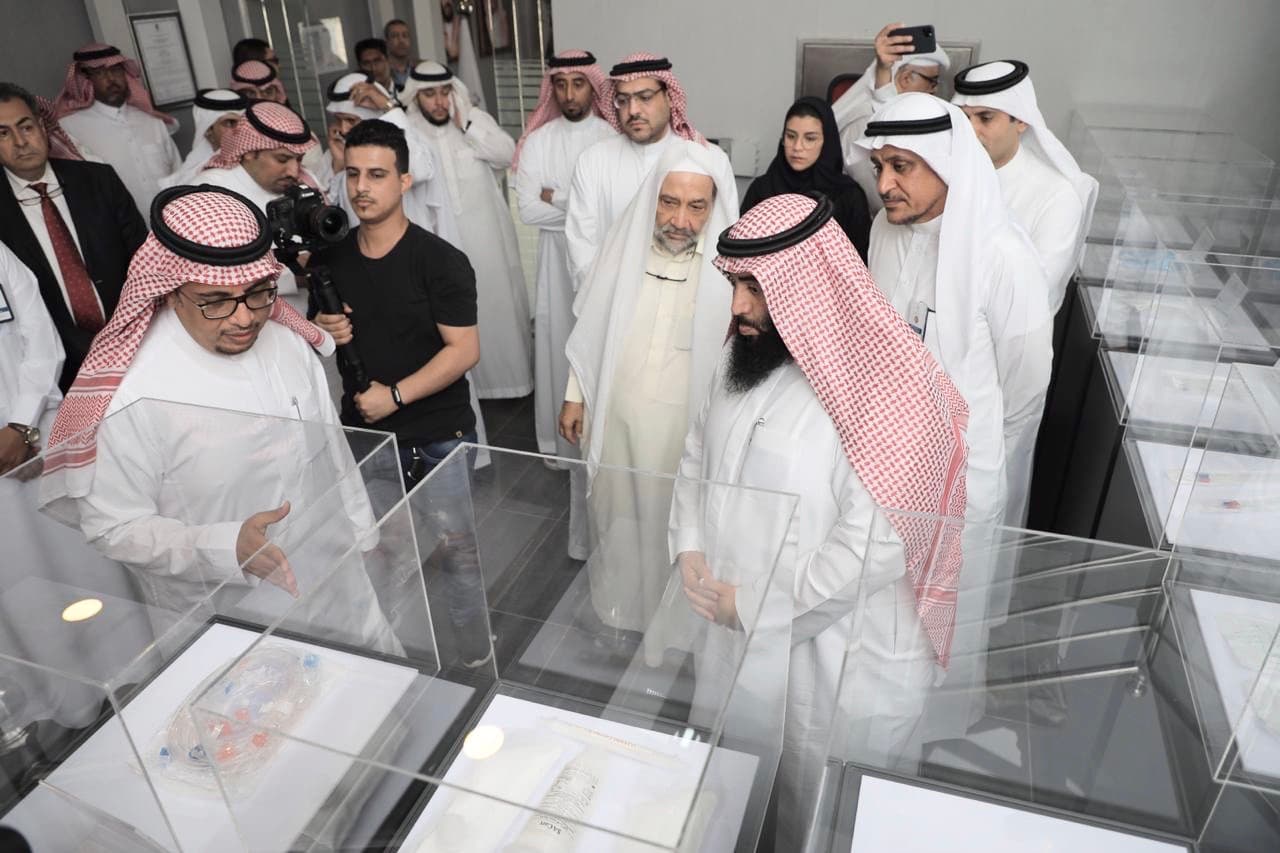 نائب وزير الصناعة يتفقد المدن الصناعية في جدة ويشهد تخصيص أرض مصنع طبي