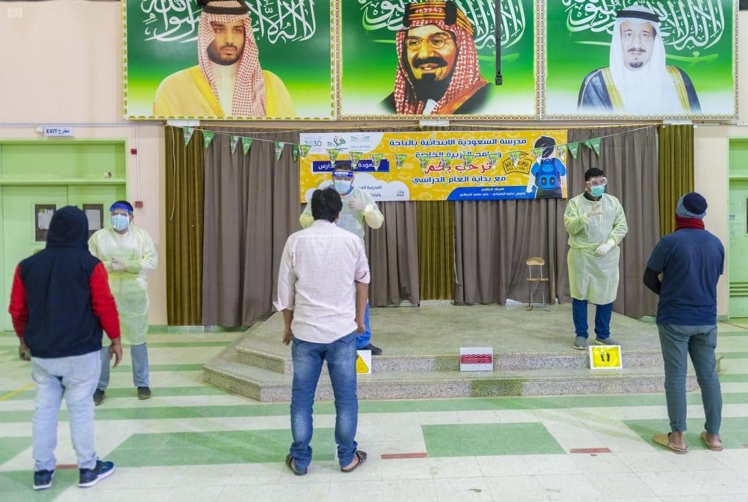  نقل أكثر من 20 ألف عامل إلى مباني المدارس الحكومية في الباحة للحد من انتشار كورونا  