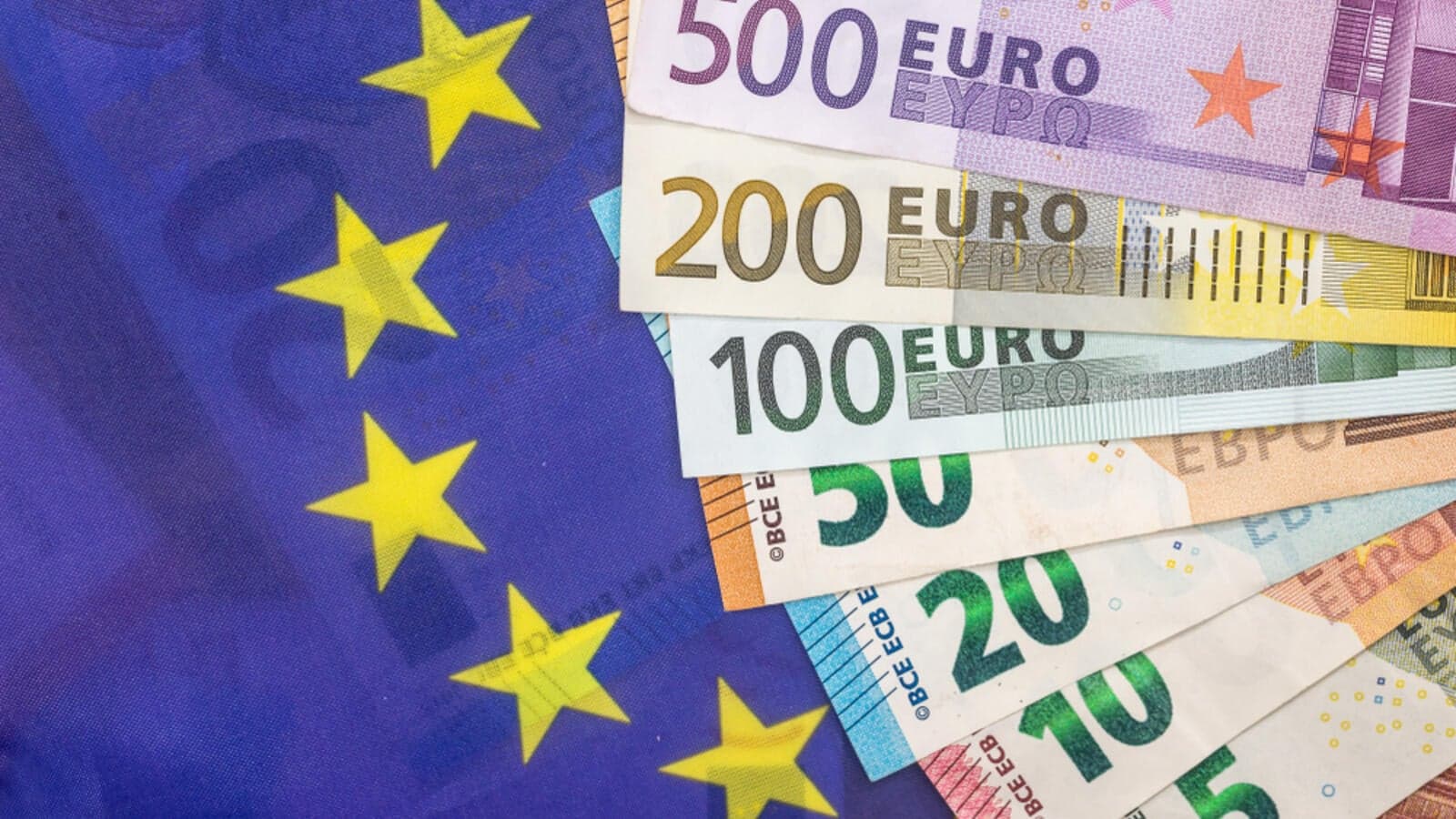 انهيار نشاط القطاع الخاص في منطقة اليورو في أبريل.. تراجع إلى 13,5 نقطة