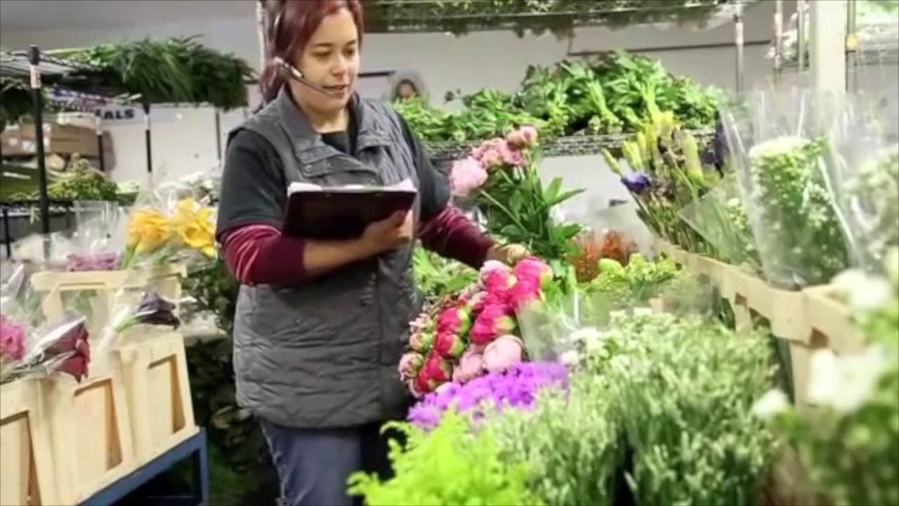 اللاعبون الجدد في تجارة الزهور يزداد دورهم بشكل محسوس في الأسواق.
