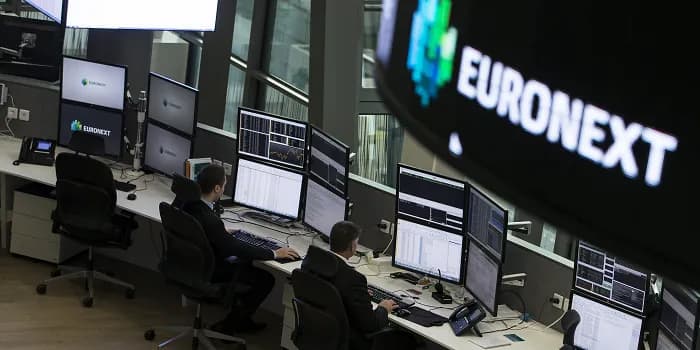 أسهم أوروبا تتراجع مع عودة المخاوف بشأن الجائحة