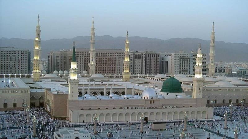رئاسة المسجد النبوي تدرس عملية تنظيم المصلين والمرافقين للجنائز