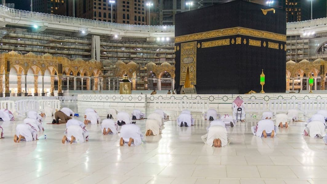 التباعد الإجتماعي في أطهر بقاع الأرض