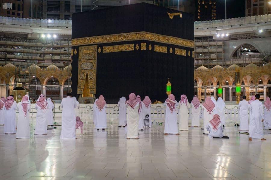 التباعد الإجتماعي في أطهر بقاع الأرض