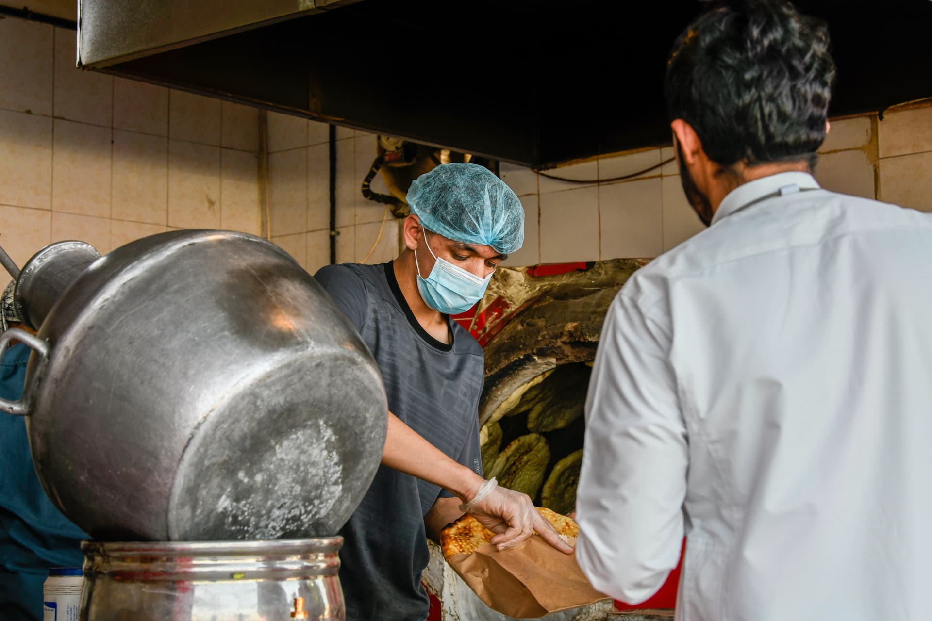 عودة الحركة إلى شوارع جدة بعد رفع منع التجول جزئيا 