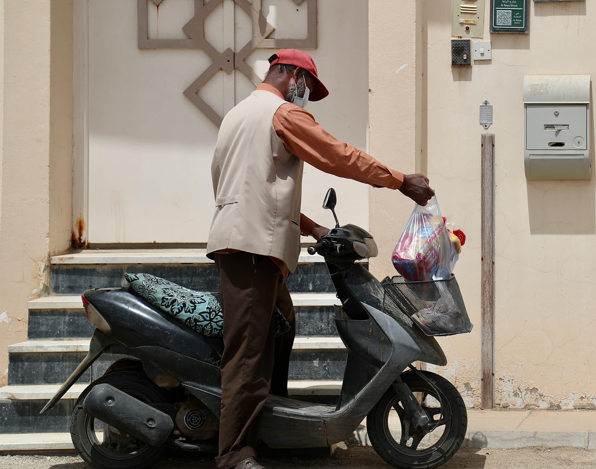 سكان العاصمة يلتزمون بمنع التجول لمدة 24 ساعة