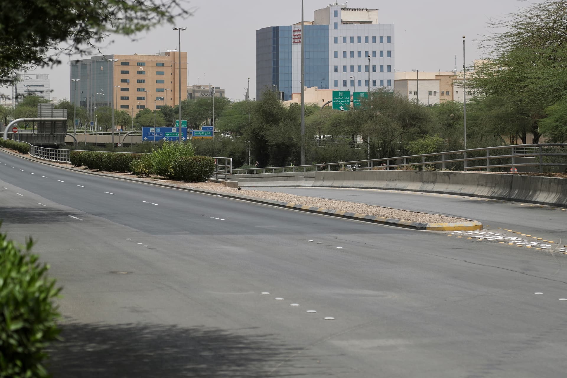 سكان العاصمة يلتزمون بمنع التجول لمدة 24 ساعة