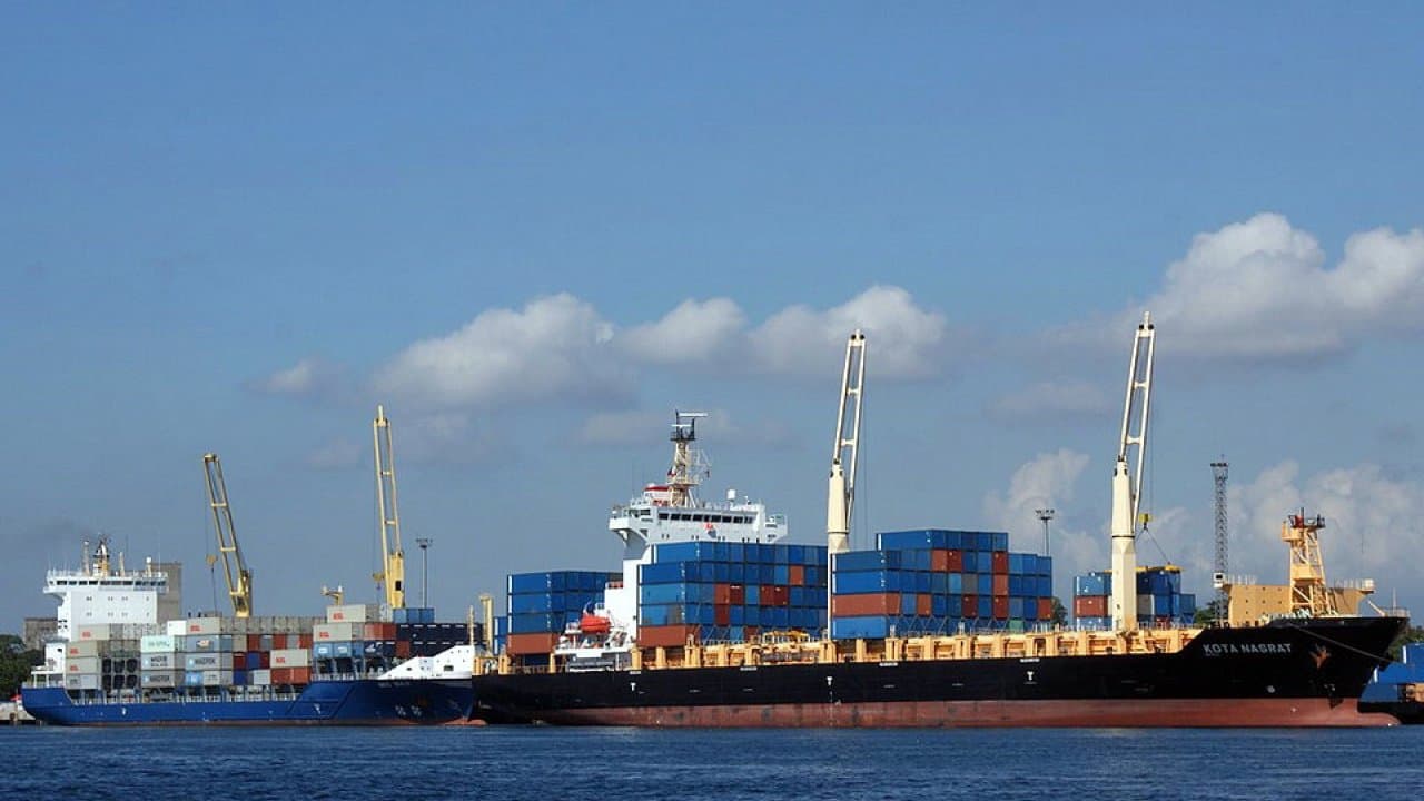 تراجع نمو صادرات الفلبين في فبراير بنسبة 2.8 %