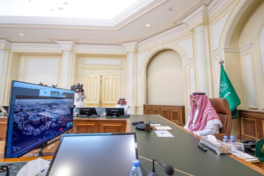 الأمير فيصل بن سلمان خلال تدشين المبادرة عبر الاتصال المرئي."واس"