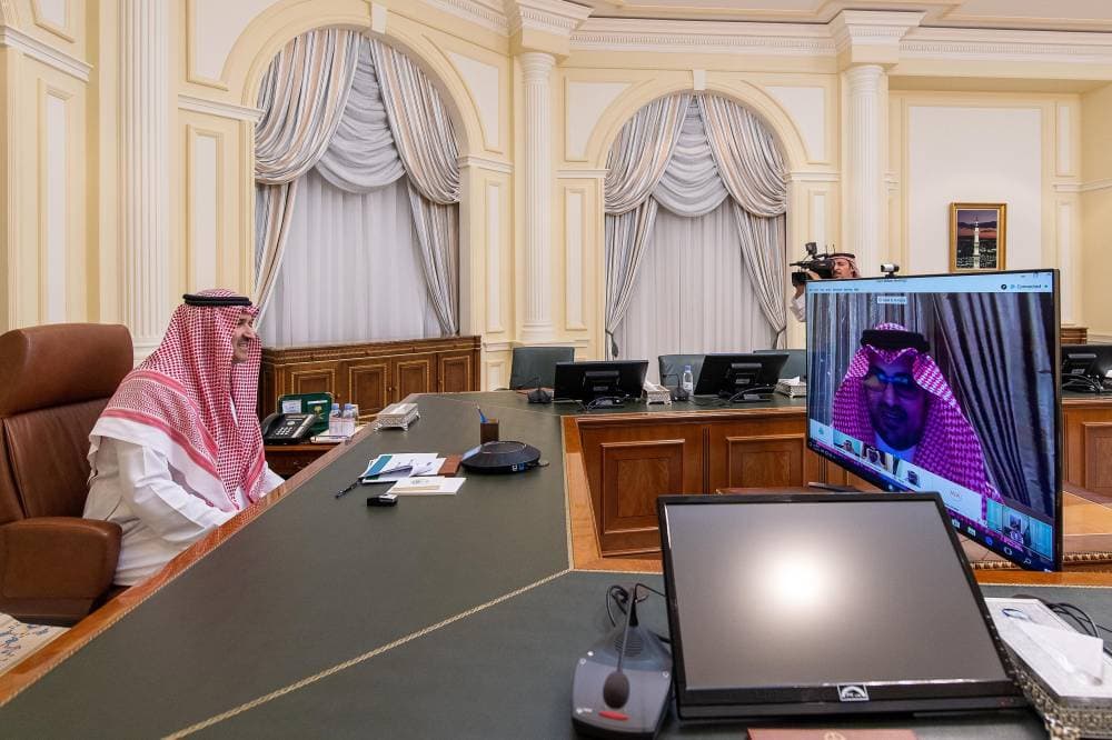 الأمير فصل بن سلمان خلال تدشين المبادرة."واس"