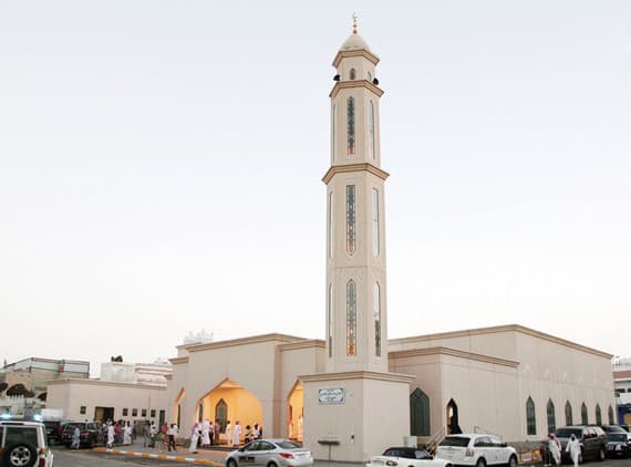  فتح المساجد قبل الأذان بـ 15 دقيقة وإغلاقها بعد الصلاة بـ 10 دقائق