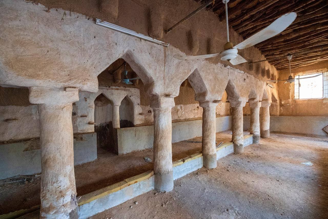 المسجد كما بدا قبل عمليات ترميمه المقررة 