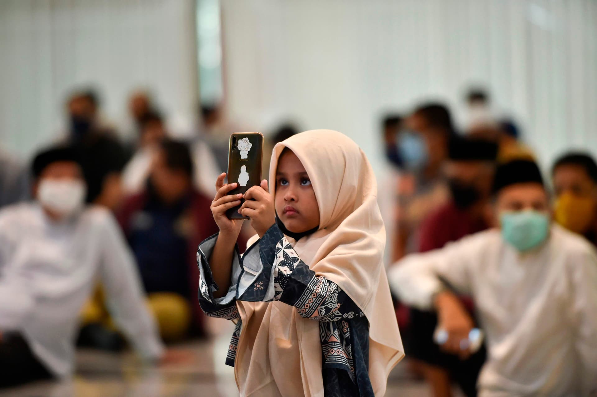 الزفاف في زمن "كورونا" .. تباعد اجتماعي وتدابير احترازية