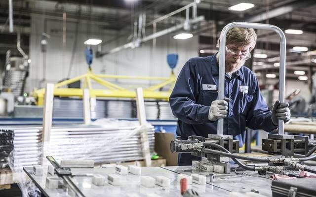 انحسار التراجع الاقتصادي في منطقة اليورو.. العودة للنمو قد تستغرق أشهر