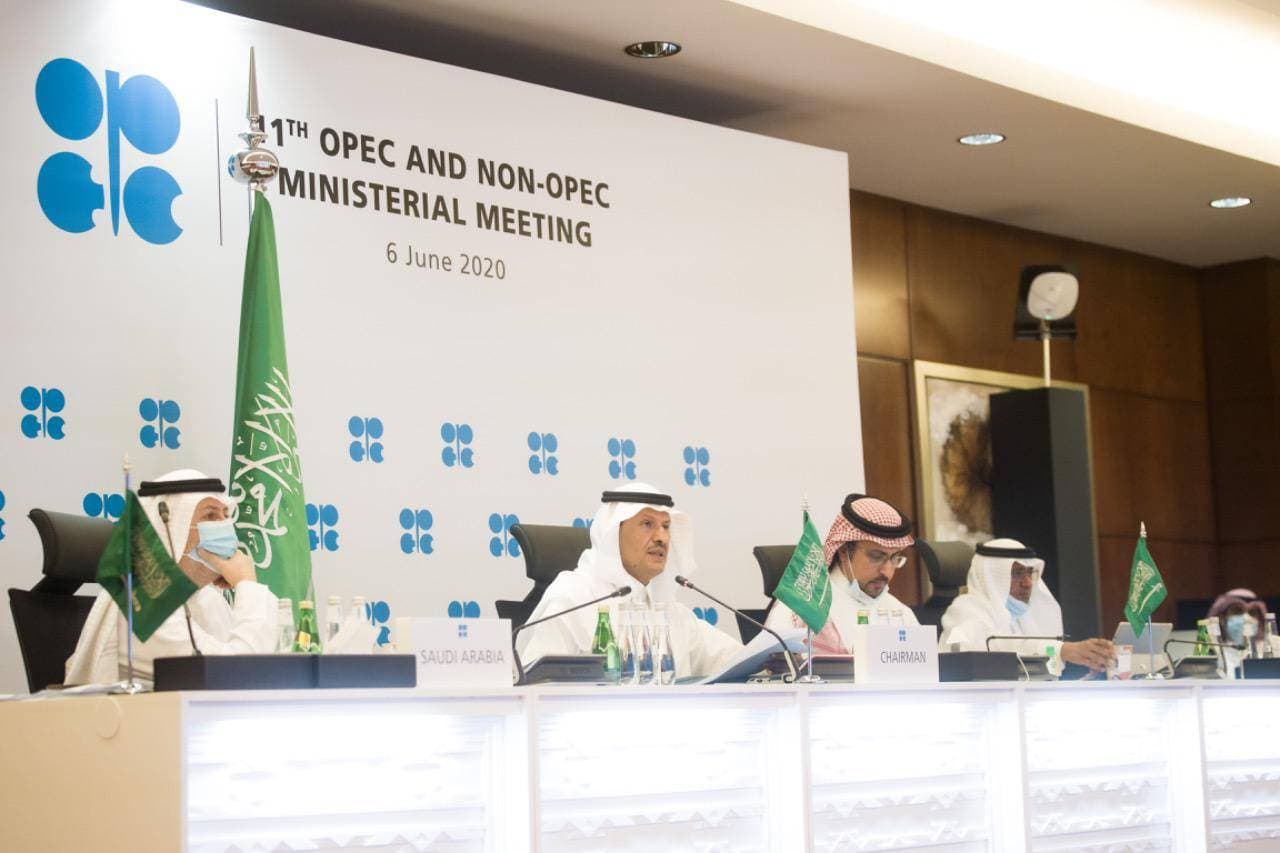 الأمير عبدالعزيز بن سلمان خلال ترؤسه الاجتماع الافتراضي الحادي عشر لدول "أوبك+"