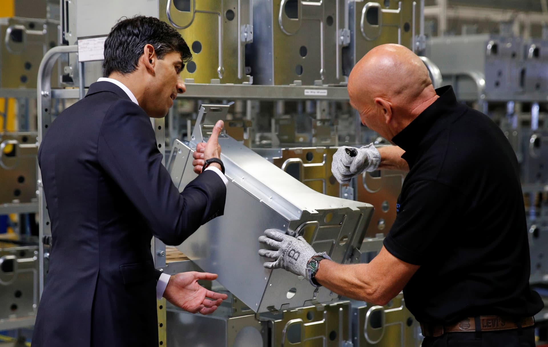 بريطانيا تعاني .. أشد تراجع اقتصادي من الذروة إلى القاع