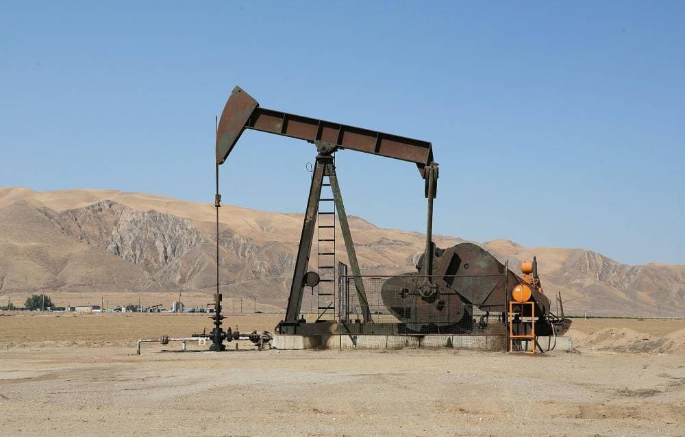 الزيادة الكبيرة في حالات انتشار كورونا تلقى بظلالها على التوقعات في أسواق الطاقة.