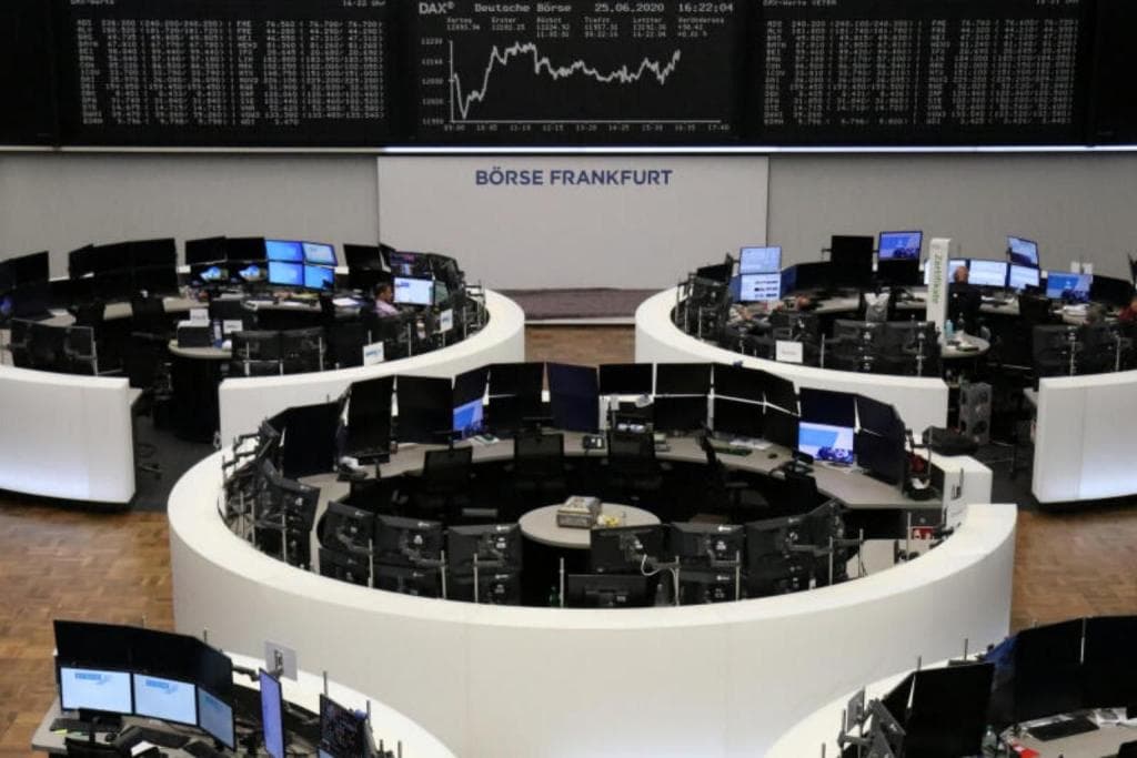 أسهم الدورة الاقتصادية تهبط بأسواق أوروبا