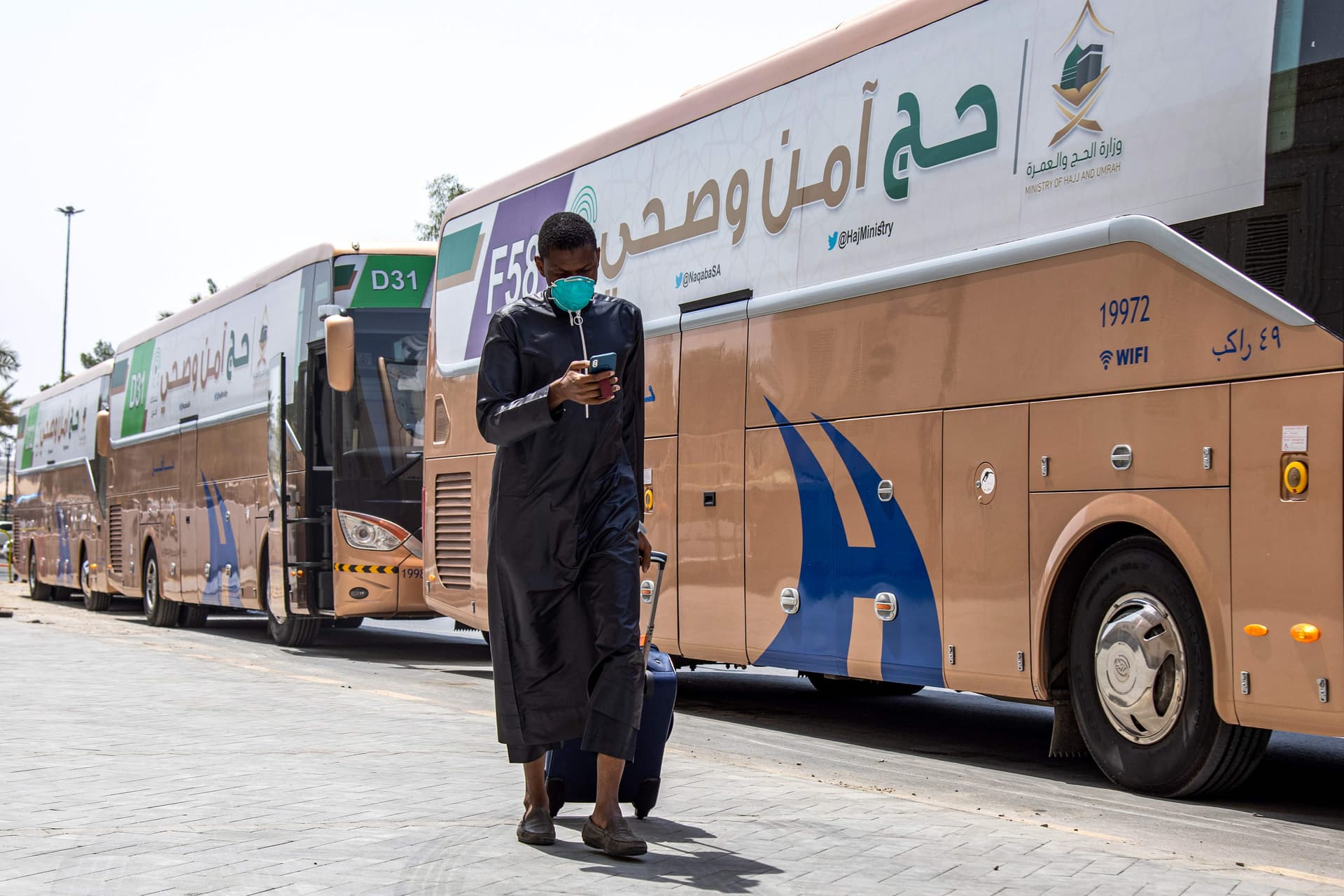 طلائع الحجاج تصل إلى مكة المكرمة