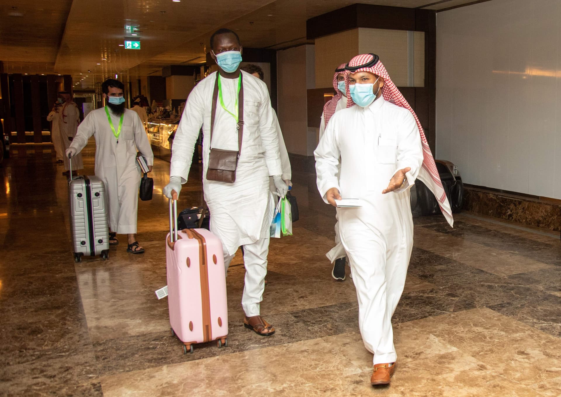 طلائع الحجاج تصل إلى مكة المكرمة