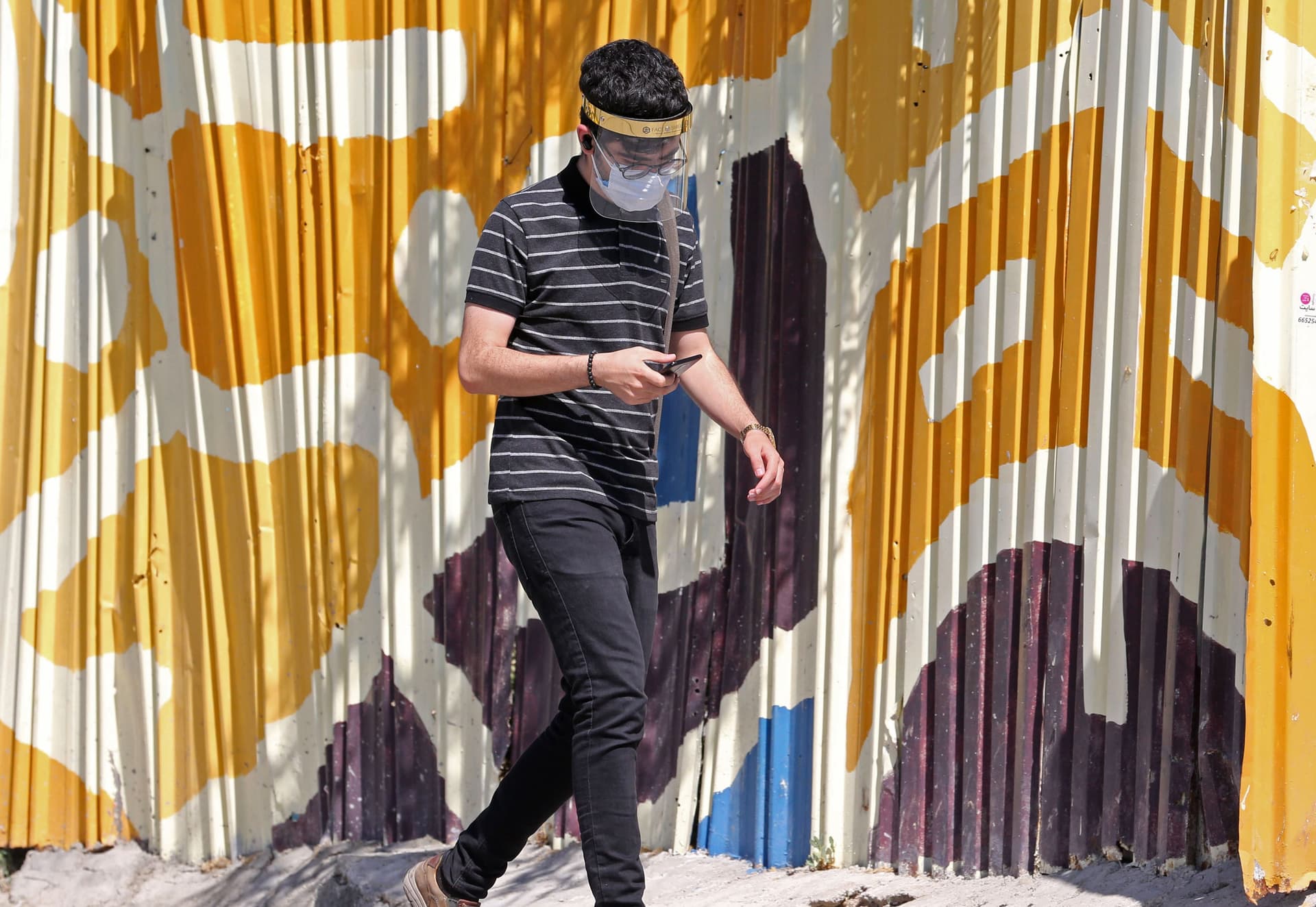 200 وفاة بكورونا في إيران خلال يوم واحد.. والقطاع الصحي "منهك"