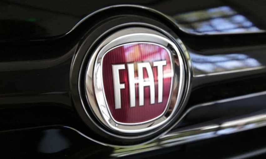 "فيات كرايسلر" تلتزم بشروط اندماجها مع "بي.إس.إيه" بعد تقرير بشأن خفض التوزيعات